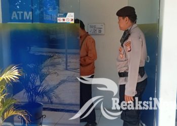 Cegah Kejahatan Perbankan Saat Patroli siang hari Anggota Polsek Lembursitu kontrol ATM