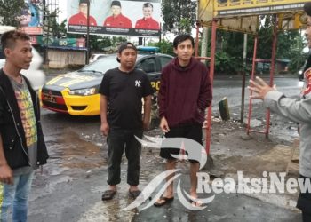Patroli Dialogis Siang Hari, Anggota Polsek Lembursitu Sampaikan Pesan Kamtibmas Kepada Warga