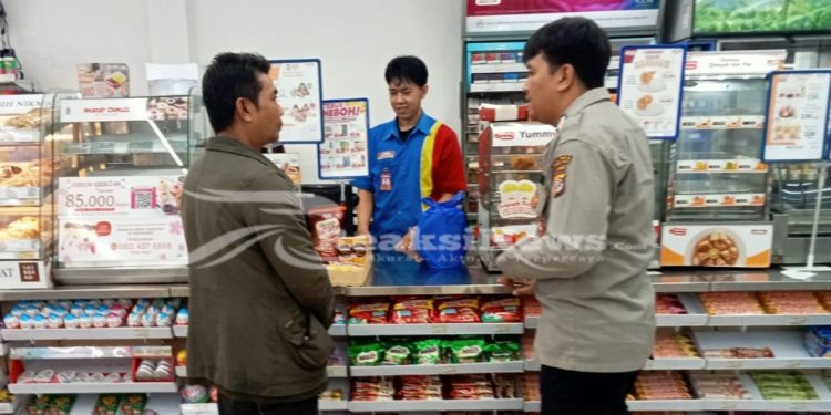 Patroli Sambang Alfamart dan Indomart Beri Himbauan Kamtibmas