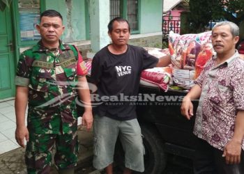 Pastikan Tepat Sasaran, Babinsa Bantarkalong Dampingi Penyaluran Bibit Jagung Pada Kelompok Tani