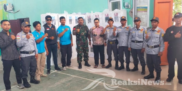Koramil Warungkiara Terjunkan 19 Personel Kawal Distribusi Kotak Suara Ke TPS Warungkiara Dan Bantargadung