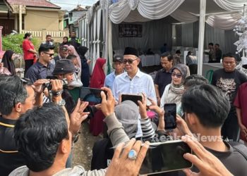 Paslon Nomor Urut 2 Ayep Zaki Bersama Istri Mencoblos di TPS 18 Dayeuhluhur