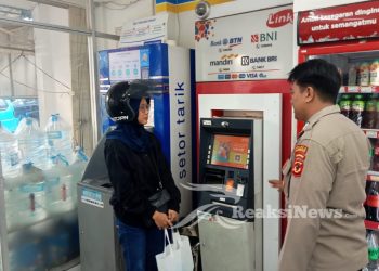 Pantau Dan Cek Mesin ATM oleh Anggota Patroli Polsek Lembursitu Polres Sukabumi Kota