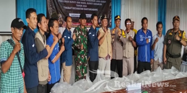 Danramil 2203/Warungkiara Hadiri Rapat Pleno Terbuka Rekapitulasi Perhitungan Suara Di Bantargadung