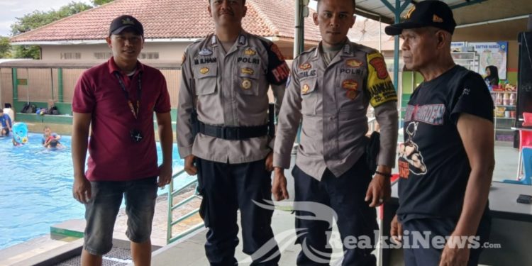 Patroli Tempat Wisata Kolam Renang Sport Garden Anggota Samapta Polsek Lembursitu