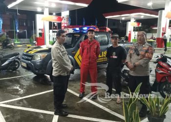 Anggota Polsek Lembursitu Giat Patroli Kontrol SPBU Pastikan Keamanan dan Cegah Gangguan Kamtibmas