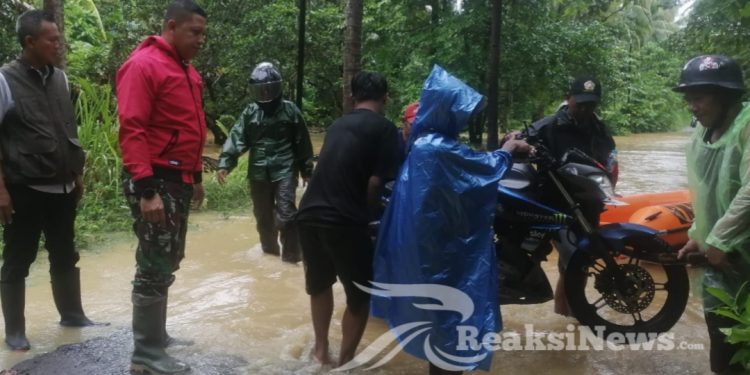 Dandim 0622/Kab. Sukabumi Tinjau Langsung Lokasi Banjir di Wilayah Kecamatan Ciemas