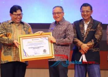 Wabup Kab Sukabumi Raih Zona Hijau Kualitas Tertinggi Kepatutan Penyelenggaraan Pelayanan Publik 2024