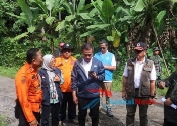 Tinjau Lokasi Bencana, Bupati dan PJ Gubernur Berikan Bantuan Kepada Masyarakat Terdampak
