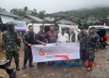 Pangkalan TNI AL Bandung Kerahkan Personel Satgas Siaga Bencana Bantu Evakuasi Korban Banjir di Sukabumi