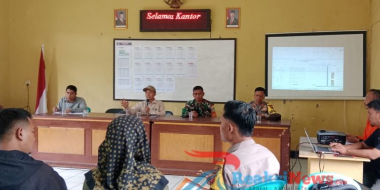 Danramil 2203/Warungkiara Ikuti Rapat Bersama Forkopimcam Bahas Penanganan Bencana Dan Sinkronisasi Data Terdampak