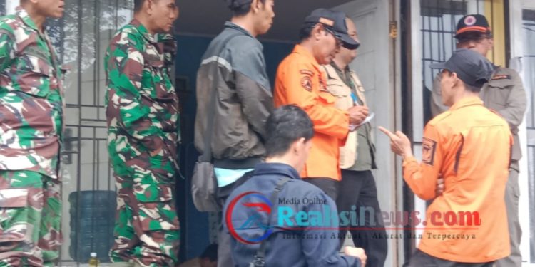 Danramil 2203/Warungkiara Dampingi Deputy BNPB Tinjau Lokasi Pengungsian Di Bantargadung