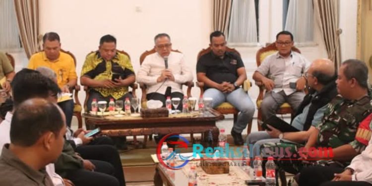 Wabup Iyos Pimpin Rakor Pembahasan UMK Kab Sukabumi Tahun 2025
