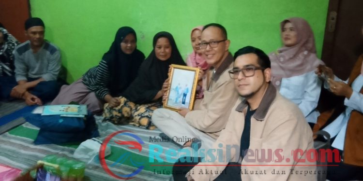 Wali Kota Sukabumi Ayep Zaki-Bobby Maulana, Kunjungi Rumah Duka Adinda Hasna Silfa Ramadhan
