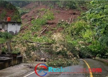 Akses Jalan Arah Bagbagan – Kiaradua Lumpuh Total, Akibat Terjadi Longsor di Sukabumi