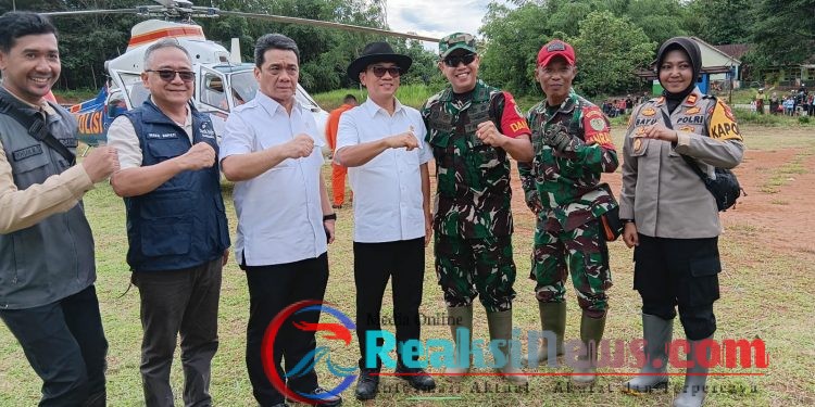 Dandim 0622/Kab. Sukabumi Dampingi Menteri Desa dan Pembangunan Daerah, Tinjau Lokasi Pergerakan Tanah