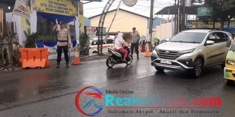 Anggota Pam Nataru Pengaturan Lalu lintas di Pagi Hari Bentuk Pelayanan Polantas Kepada Masyarakat