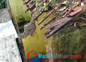 Rumah Warga Di Kampung Cirangkong Ambruk Pemerintahan Desa Cikaret Di Duga Tutu Mata