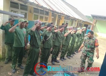 Sertu Agus Ramdani Berikan Pembekalan Pengetahuan Kepada 30 Linmas Di Bantarkalong