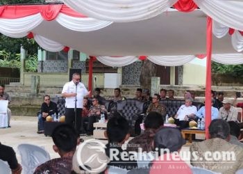 Bupati Serahkan Sertifikat Redistribusi Tanah Tahun 2024 Kepada Masyarakat di Wilayah lV Pajampangan