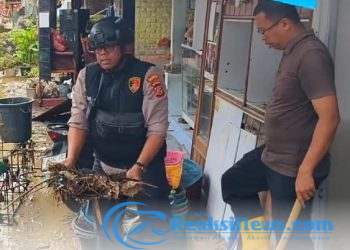 Polres Cirebon Laksanakan Monitoring Banjir dan Bakti Sosial Pasca Banjir