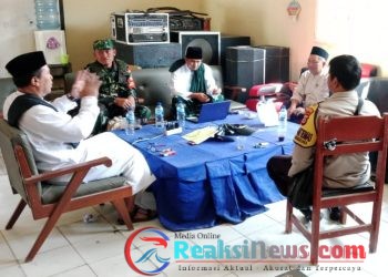 Sertu Didik Susanto Lakukan Komsos Dengan Tokoh Masyarakat Desa Bantargebang
