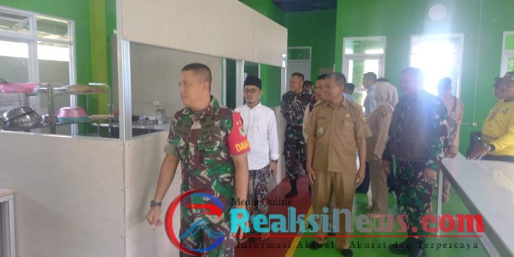 Dandim 0622/Kab. Sukabumi didampingi Bupati Sukabumi hadiri Lounching SPPG di Yayasan Pendidikan dan Sosial Islam Nurul Huda Annawawiyyah Kecamatan Ciracap Kab. Sukabumi