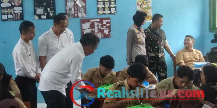 Dandim 0607/Kota Sukabumi Dampingi Pj. Gubernur Jawa Barat Tinjau Makan Siang Bergizi Gratis