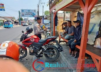 Sambangi Pangkalan Ojek Pengkolan Patroli Polsek Lembursitu Himbau Pengemudi Ojek Agar Tertib Berlalu Lintas