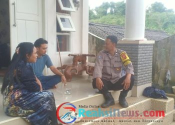 Dekati warga Babinkamtibmas Sambangi Warga dan Berikan Imbauan Kamtibmas