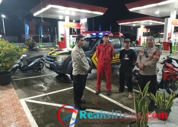 Anggota Polsek Lembursitu Giat Patroli Kontrol SPBU Pastikan Keamanan dan Cegah Gangguan Kamtibmas