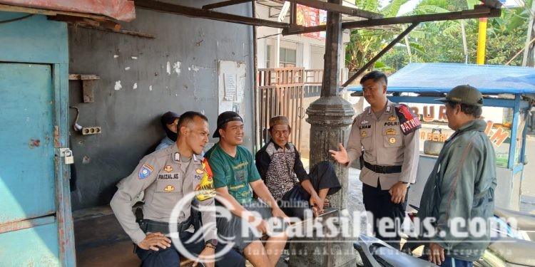 Giat Patroli Siang hari, Polsek Lembursitu Ciptakan Rasa Aman