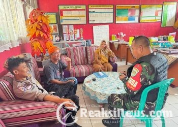 Jaga Silaturahmi Dengan Baik, Babinsa Koramil 2203/Warungkiara Kosmos Bareng Pak Bhabinkamtibmas Di SDN Sukaharja