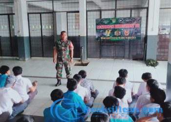 Serka Enceng Setiawan Koramil 2203/Warungkiara Melaksanakan Sosialisasi Rekruitmen TNI Tahun 2025 Kepada Puluhan Pelajar SMK Dwi Warna