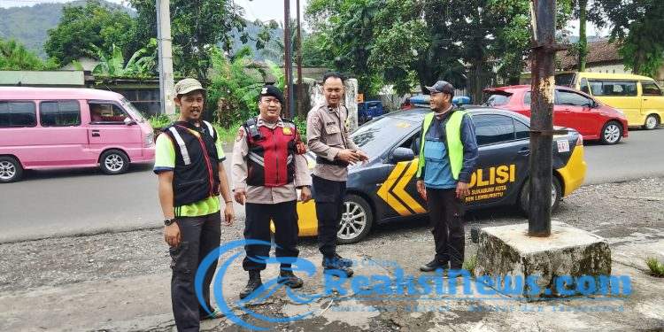 Bhabinkamtibmas Polsek Lembursitu Sambangi Petugas Parkir