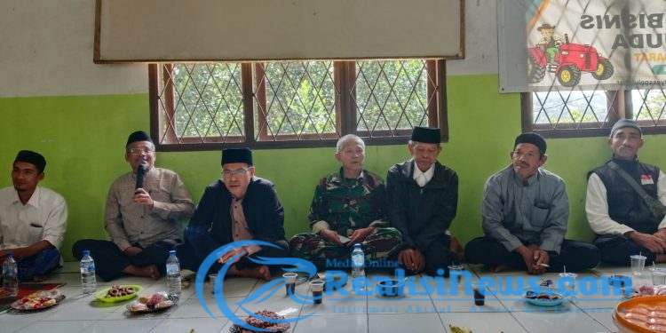 Hadiri Isra’ Mi’raj, Salah satu Cara Babinsa Untuk Jalin Komunikasi Dengan Tokoh Agama dan Tokoh Masyarakat Di Bantargadung