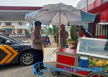 Patroli Antisipasi Gukamtibmas Siang dan Malam, Polsek Lembursitu Laksanakan Himbauan Humanis Terhadap Warga Masyarakat
