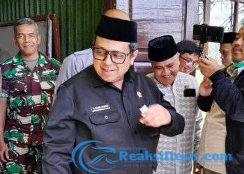 Sertu Dadang Koramil 2203/Warungkiara Dampingi Babe Haikal Tinjau Dapur Umum MBG