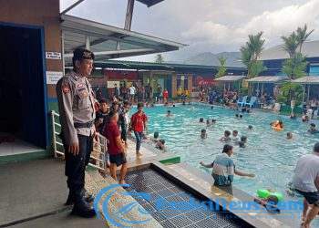 Sambangi Pengunjung Kolam Renang Anggota Piket Fungsi Polsek Titip Jaga Harkamtibmas