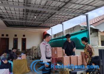 Kebersamaan Sinergitas TNI – POLRI Lakukan Monitoring Pemilihan Ketua RW 18