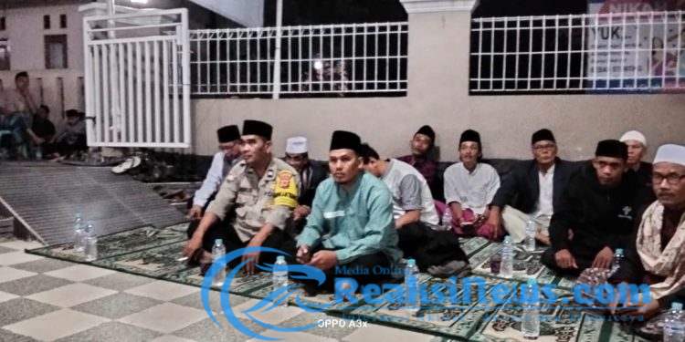 Bhabinkamtibmas Polsek Lembursitu Hadiri Isra Miraj Nabi Muhamad SAW