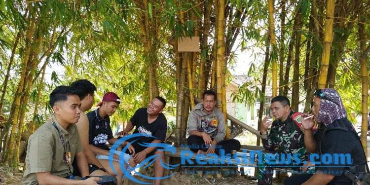Jaga Hubungan Baik Babinsa Bantarkalong Sertu Agus Ramdani Koramil 2203/Warungkiara Komsos Dengan Warga Binaan