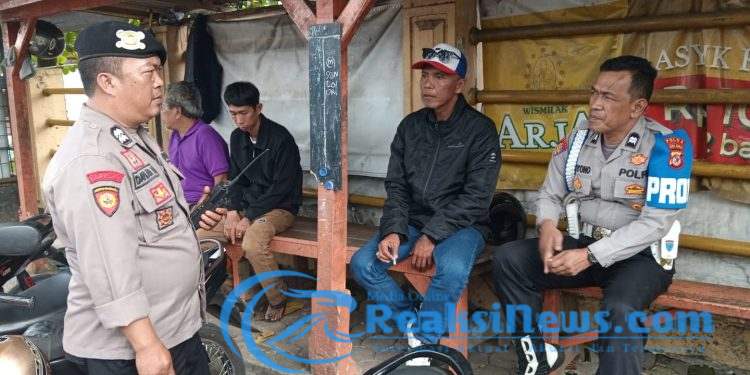 Sambangi Ojeg Pangkalan, Polsek Lembursitu Beri Himbauan Kamtibmas
