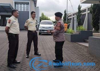 Sambangi Perusahaan PT. SCM Unit Samapta Polsek Lembursitu Patroli Dialogis Dengan Petugas Satpam, Sampaikan Himbauan Kamtimbas