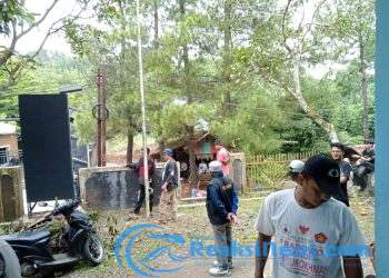 Suasana Mencekam Aksi Tuntut Kepala Desa Lengser, Massa Gerakan Neglasari