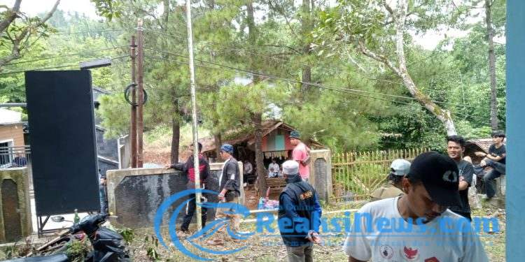 Suasana Mencekam Aksi Tuntut Kepala Desa Lengser, Massa Gerakan Neglasari