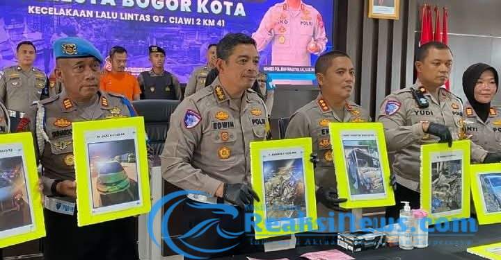 Kapolresta Bogor Kota Melakukan Konferensi Pers Kecelakaan Lalu Lintas Gt Ciawi 2 Km 41