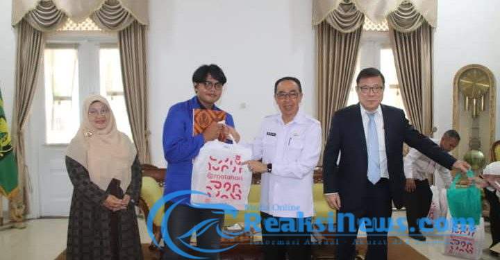 Lepas Penerima Beasiswa Gyeongnam Namhae Korea Selatan, Ini Amanat Sekda