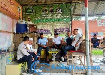 Sambangi Warga Masyarakat Bhabinkamtibmas Polsek Lembursitu