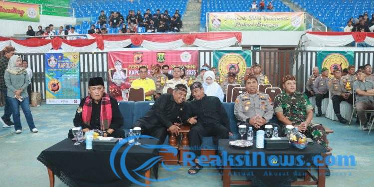 Perebutan Gelar Juara, Puluhan Piala Bertebaran di Festival Pencak Silat Kapolres Sukabumi Cup I 2025